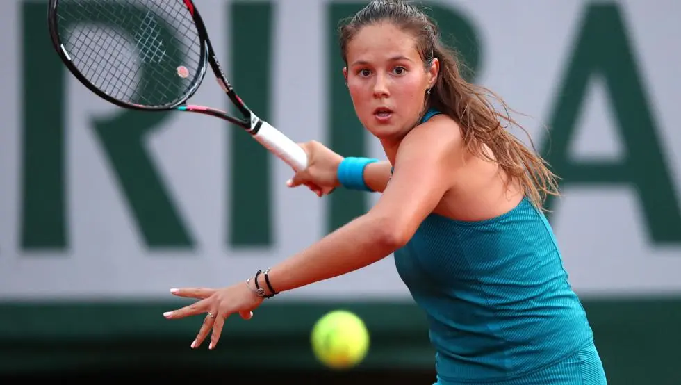 Kasatkina, huée pour avoir esquivé une poignée de main avec son adversaire