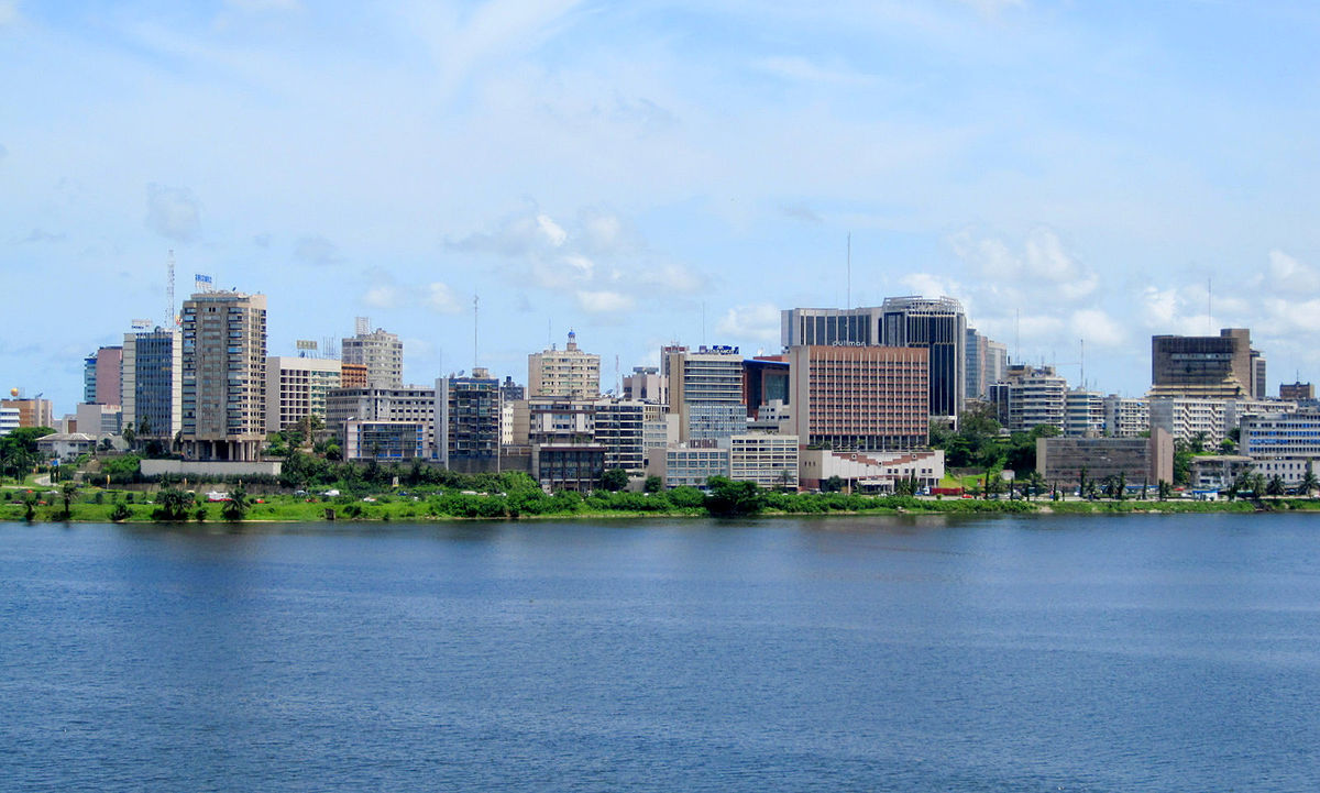 Découvrez la vie vibrante et culturelle d'Abidjan, la perle de l'Afrique de l'Ouest !