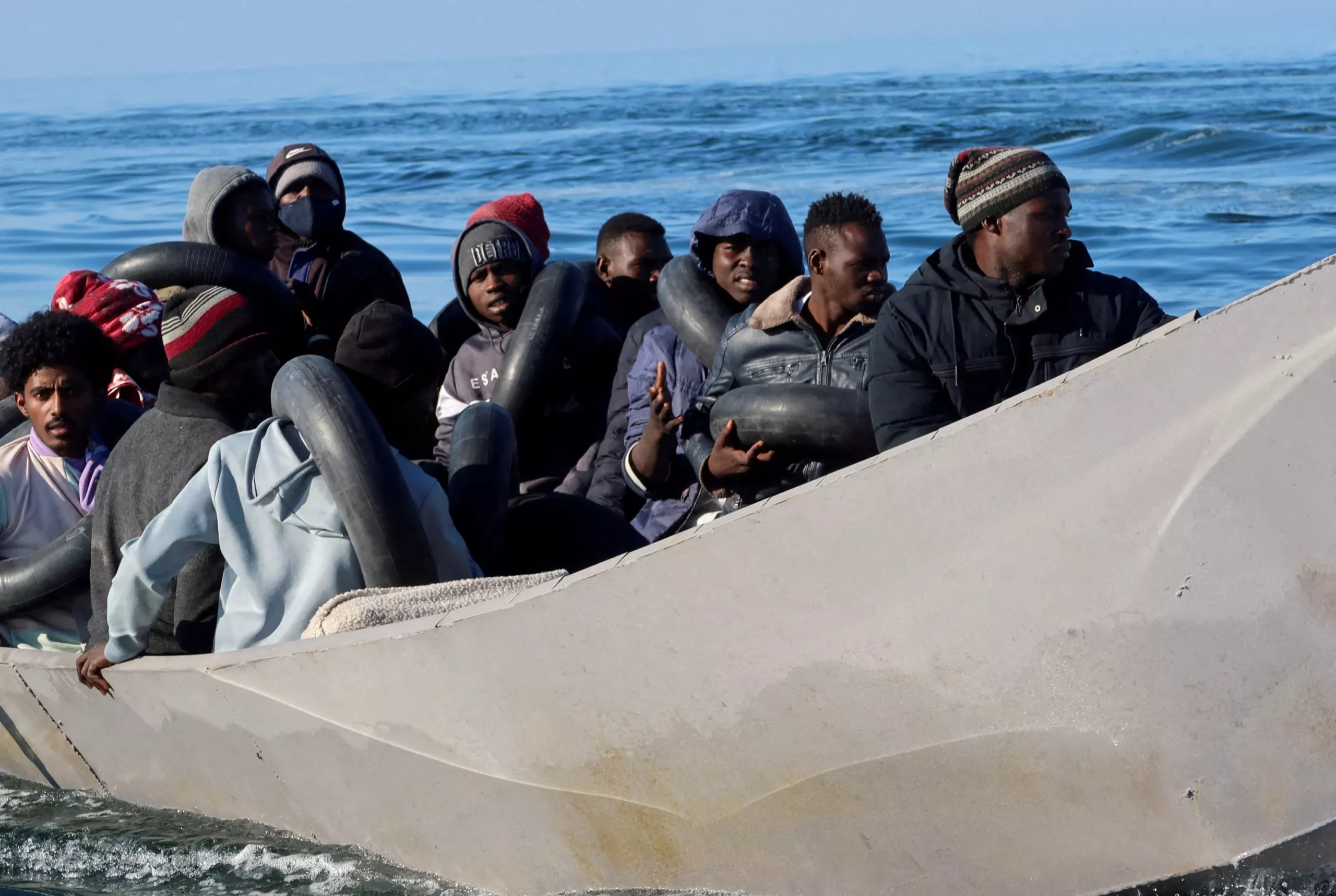  Décès de 11 migrants après un naufrage au large des côtes tunisiennes.