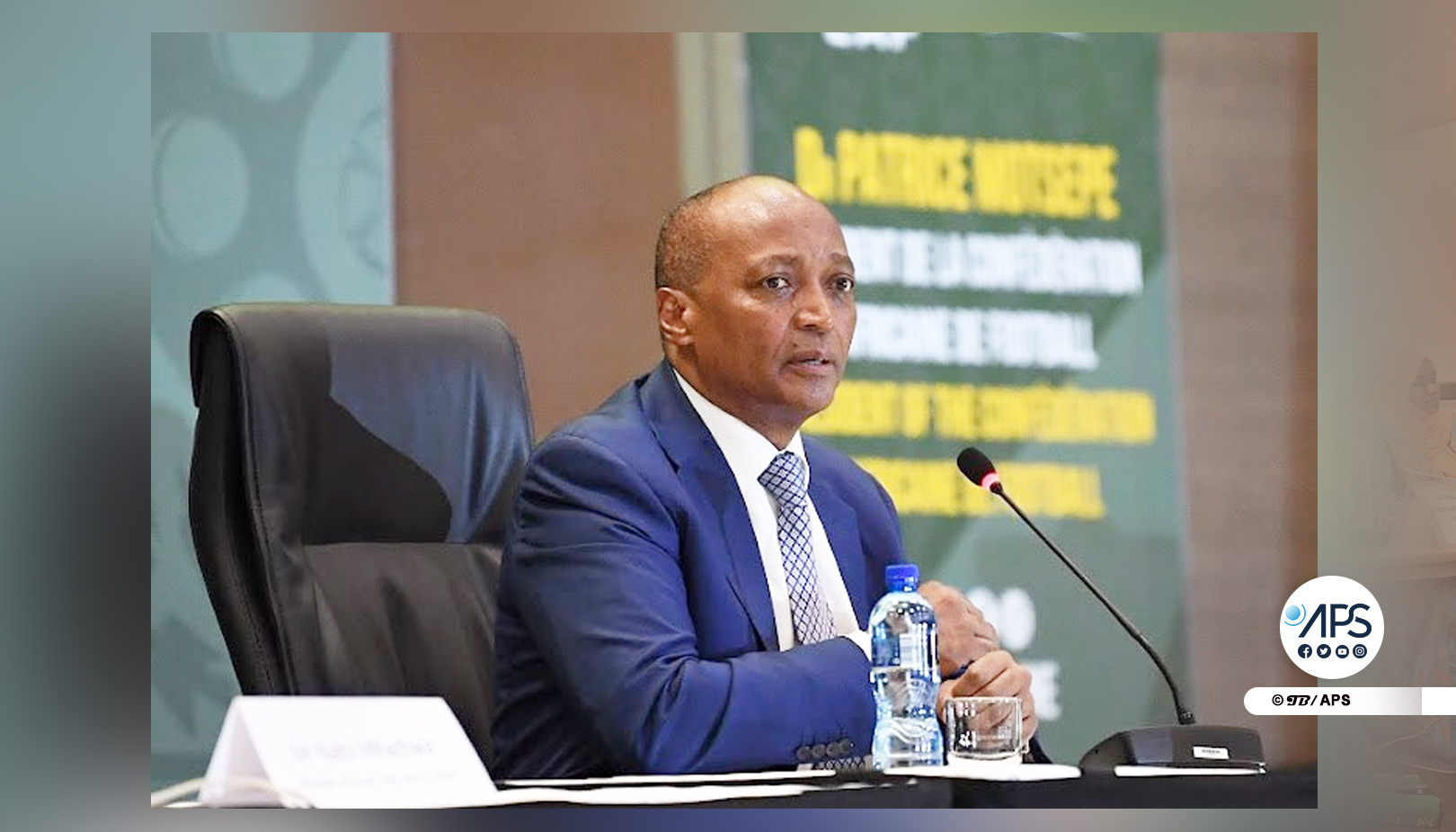 Patrice Motsepe rend hommage à Salif Kéita, 1er Ballon d'Or Africain