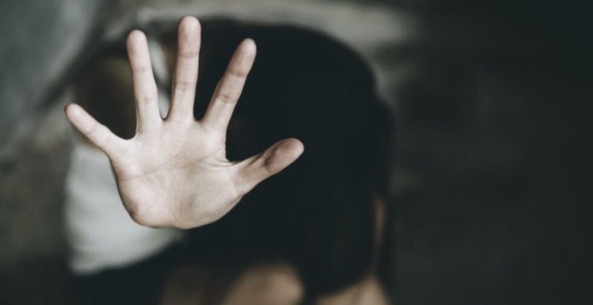 Drame à Ouled Yaïch : Une mère de trois enfants poignardée mortellement par son mari