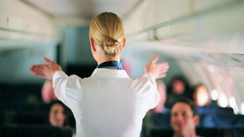 Révélations sur les salaires des hôtesses de l’air et stewards