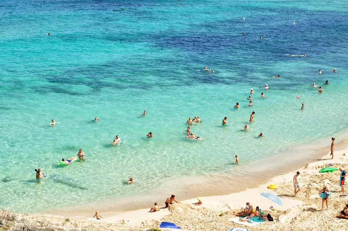 Changement radical en Espagne : Des règles strictes pour la plage, la fin du tabagisme en plein air ?