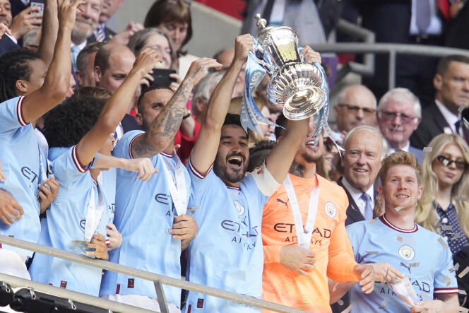 Manchester City Domine l'Angleterre : 10e Titre de Champion