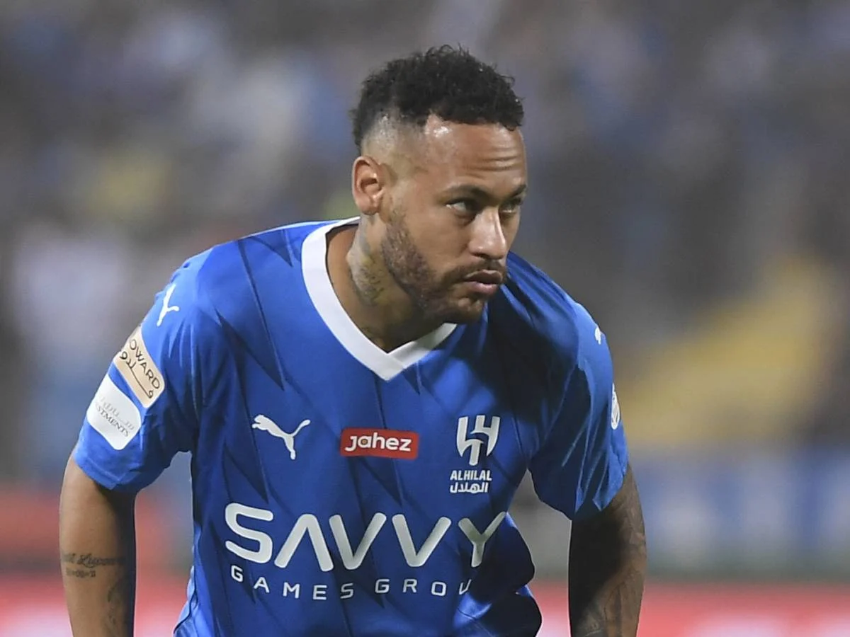Neymar se venge de Renan Lodi en crevant les pneus de sa voiture (vidéo)